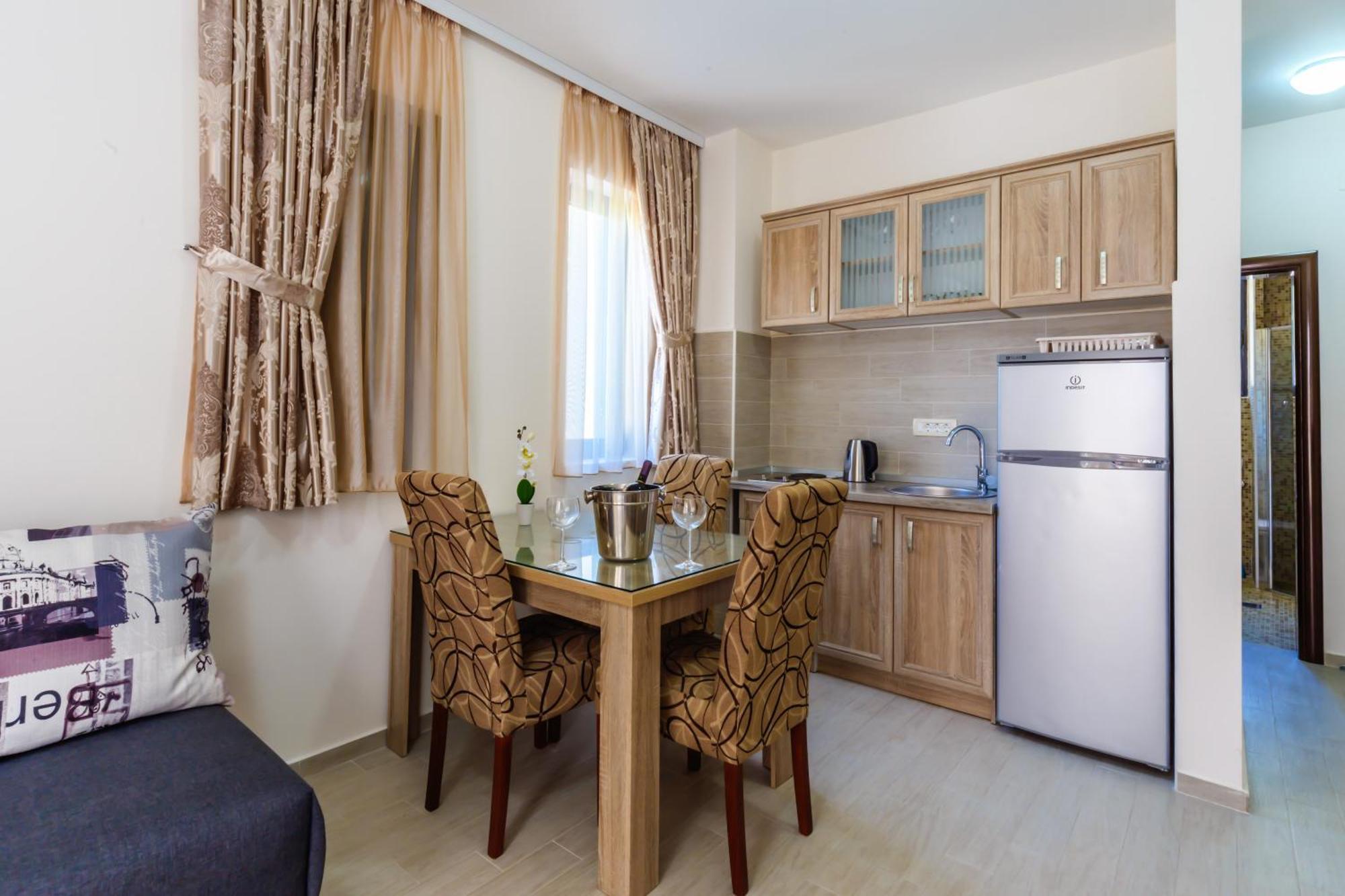 Opium Mar Apartments Petrovac Room photo