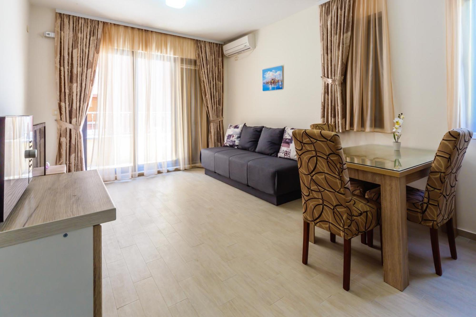 Opium Mar Apartments Petrovac Room photo