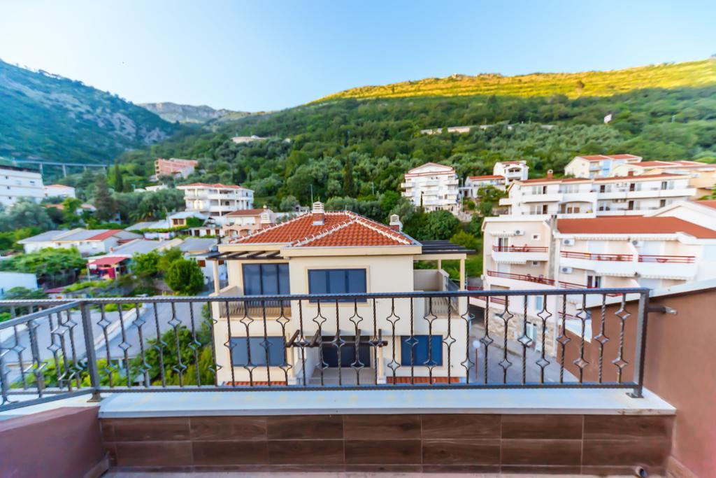 Opium Mar Apartments Petrovac Exterior photo