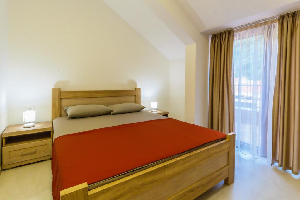 Opium Mar Apartments Petrovac Exterior photo