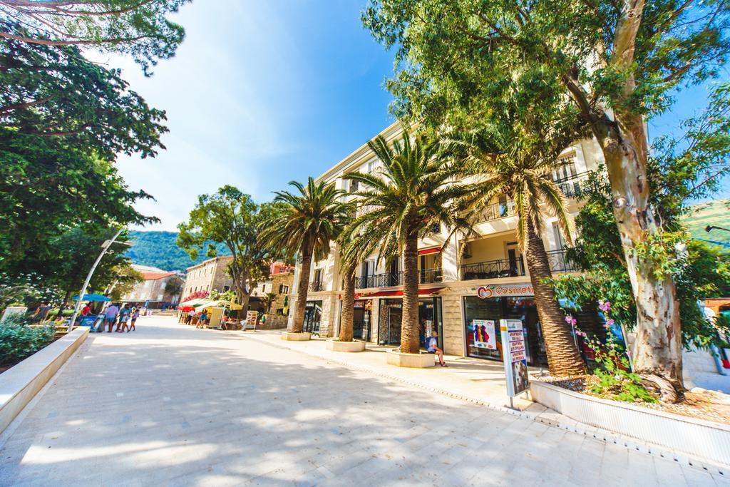Opium Mar Apartments Petrovac Exterior photo