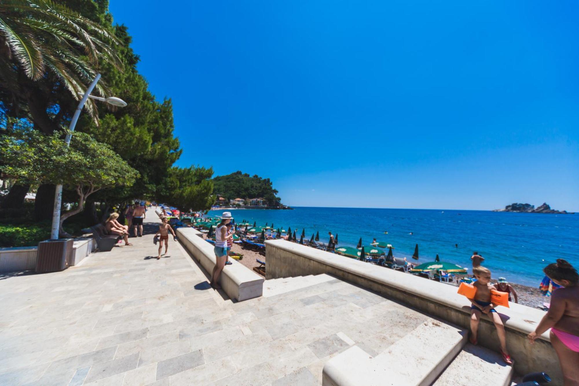 Opium Mar Apartments Petrovac Exterior photo