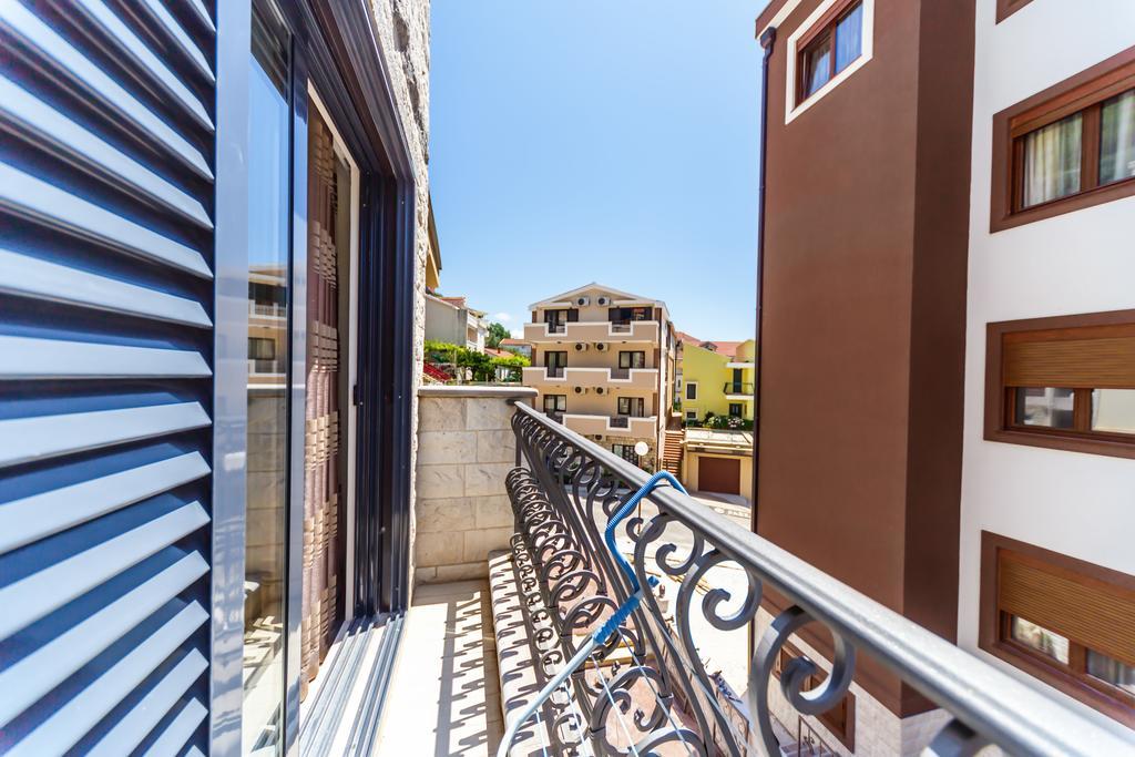 Opium Mar Apartments Petrovac Exterior photo