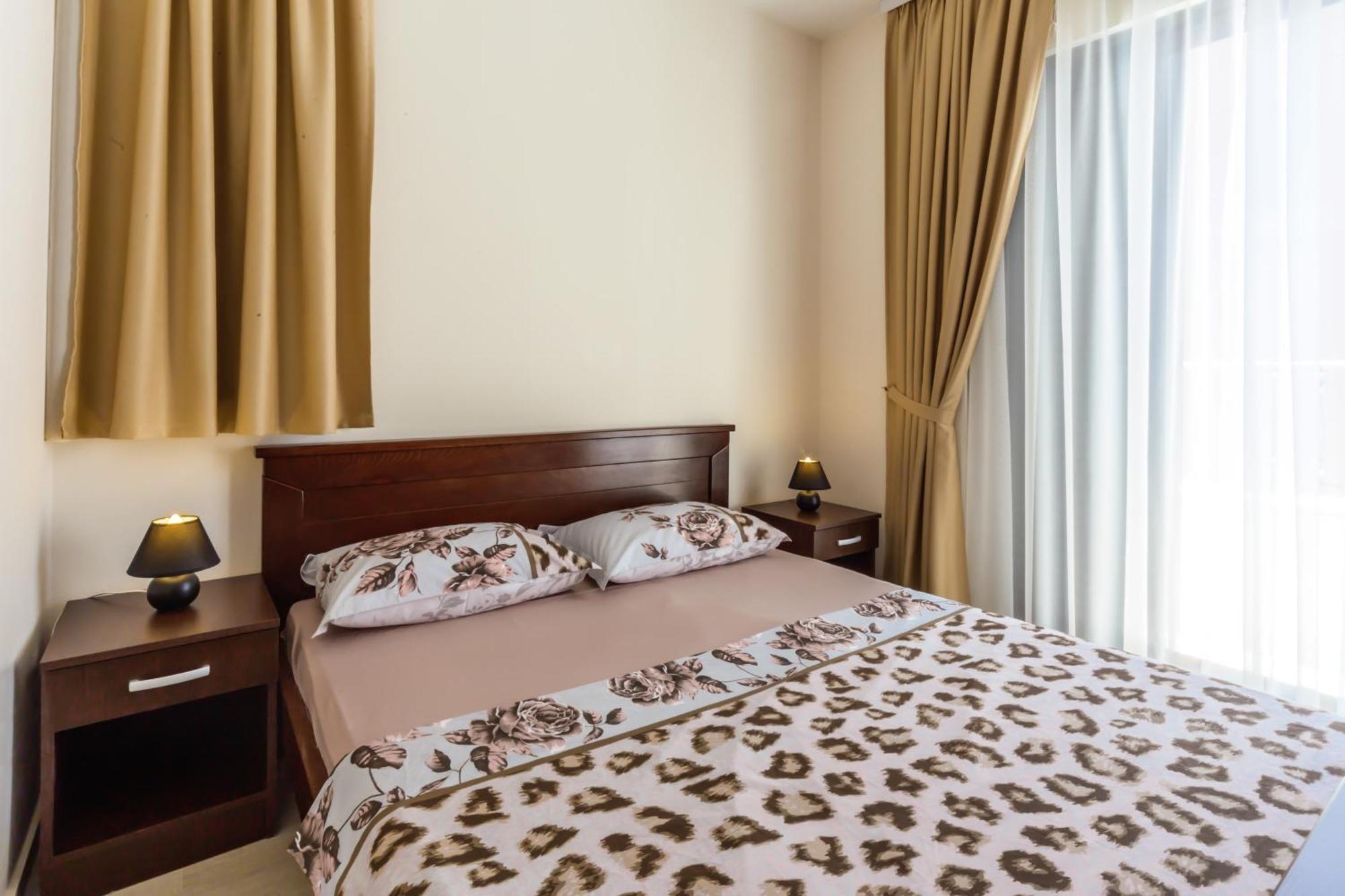 Opium Mar Apartments Petrovac Exterior photo