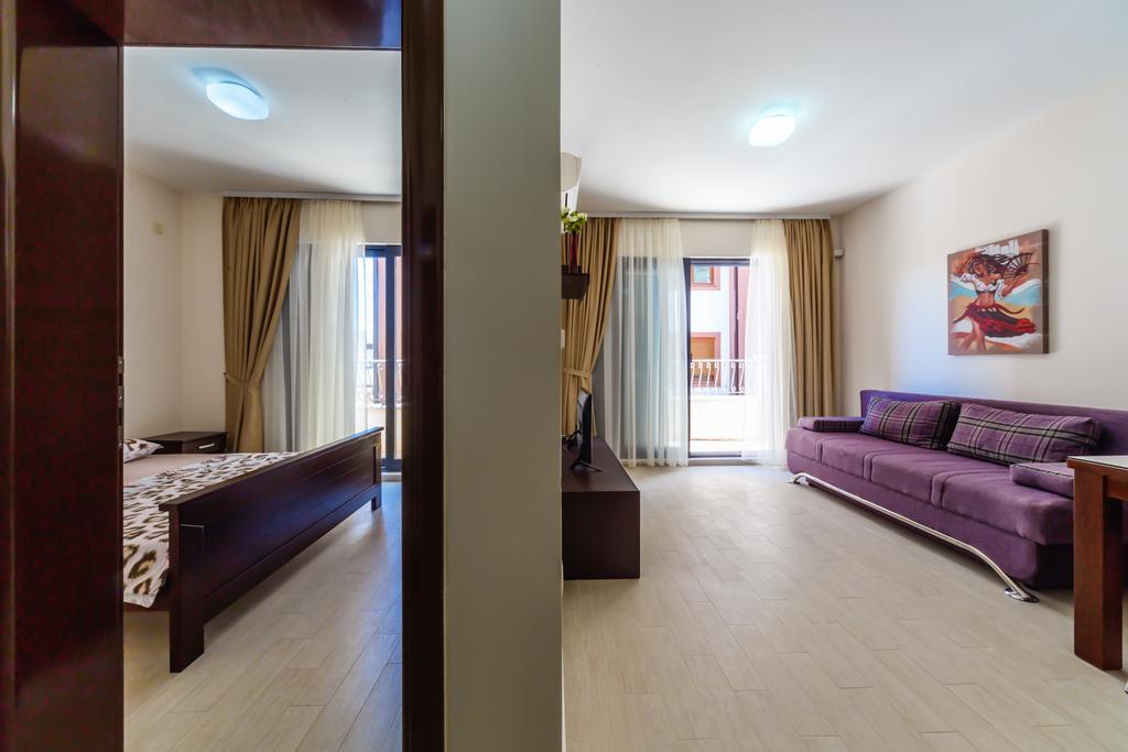 Opium Mar Apartments Petrovac Exterior photo