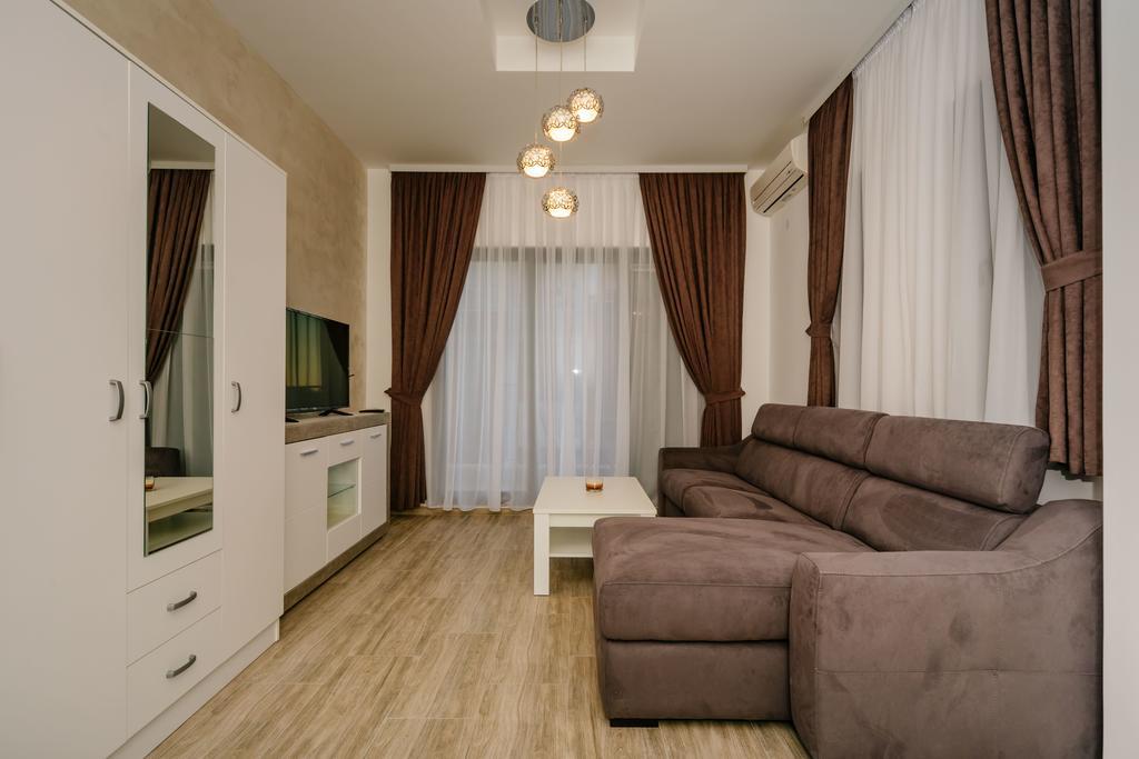 Opium Mar Apartments Petrovac Exterior photo
