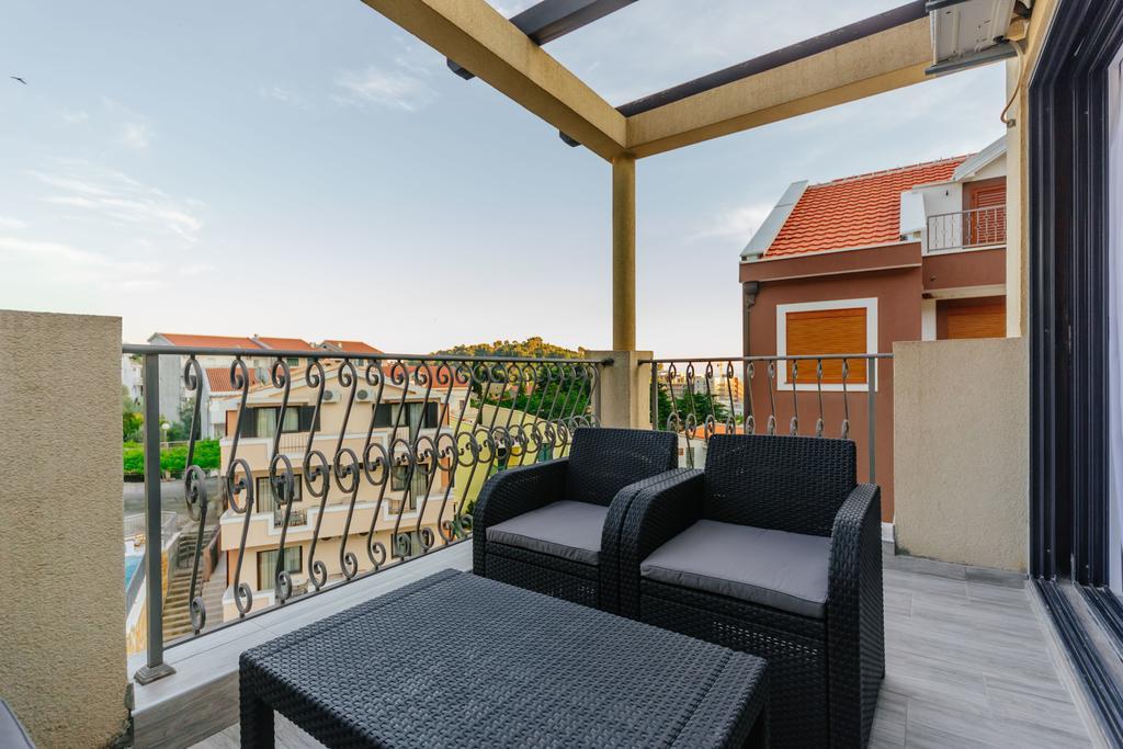 Opium Mar Apartments Petrovac Exterior photo