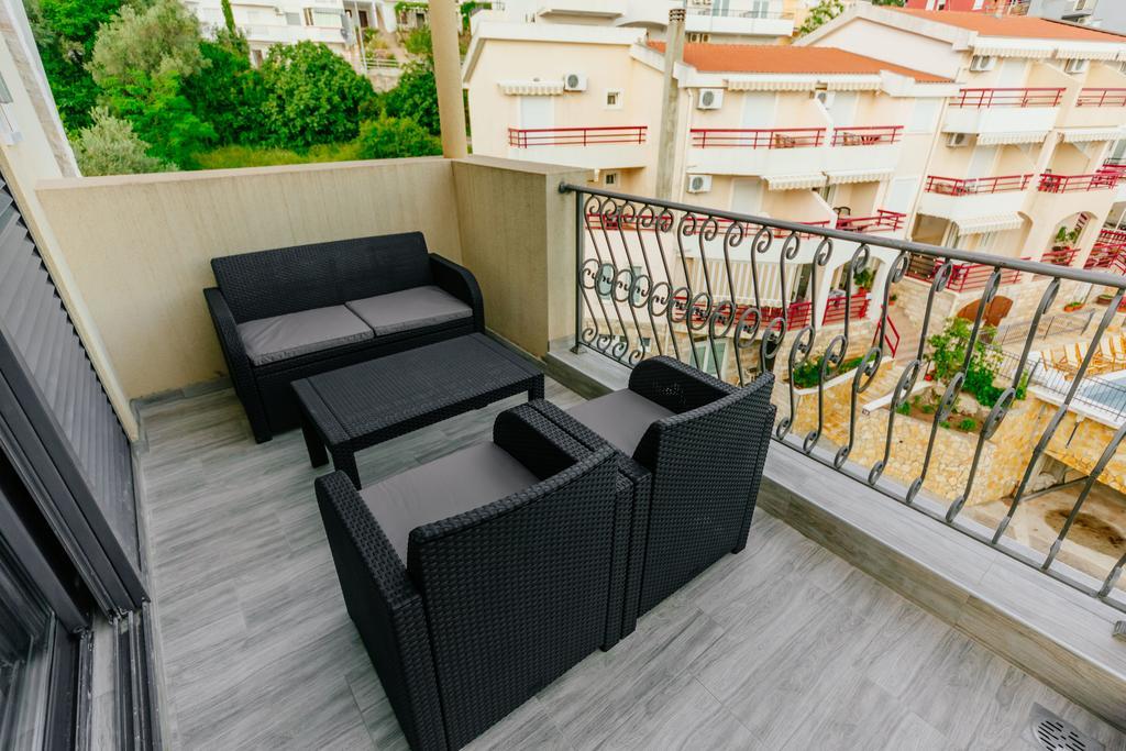 Opium Mar Apartments Petrovac Exterior photo