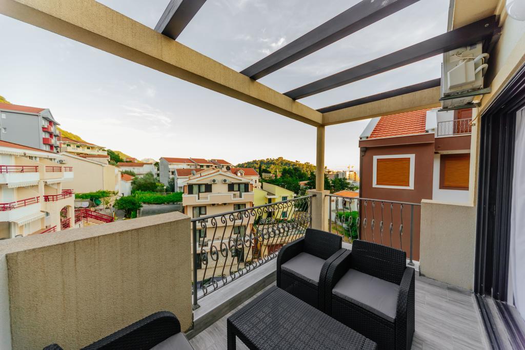 Opium Mar Apartments Petrovac Exterior photo