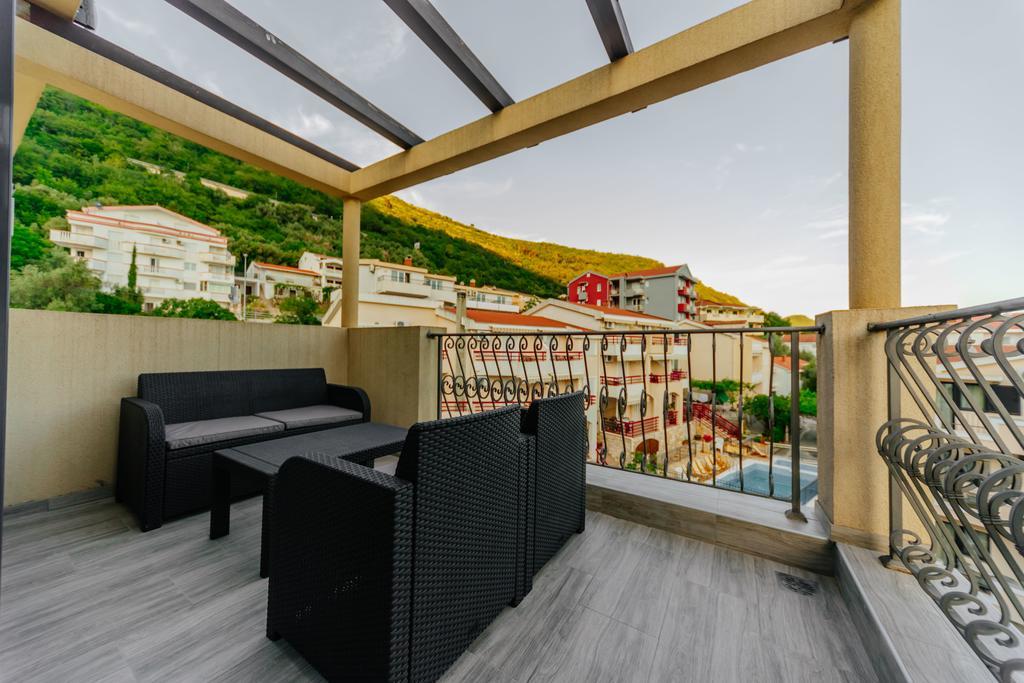 Opium Mar Apartments Petrovac Exterior photo
