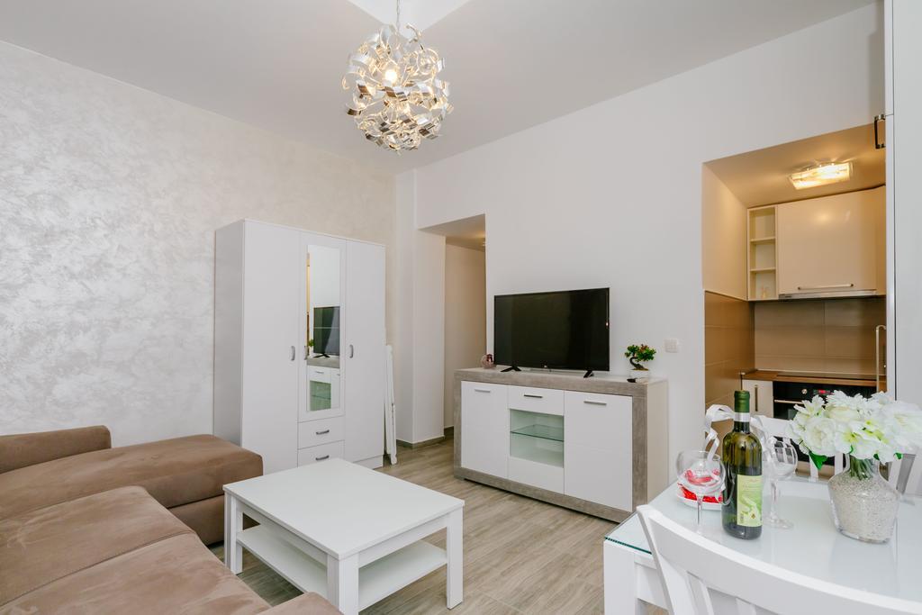 Opium Mar Apartments Petrovac Exterior photo