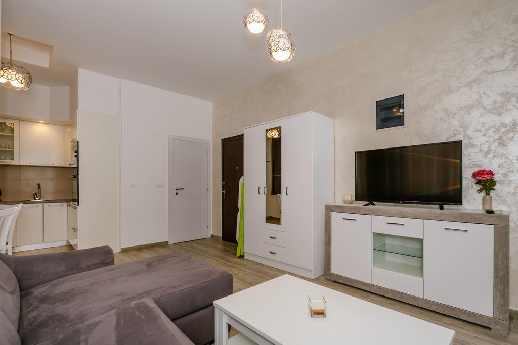 Opium Mar Apartments Petrovac Exterior photo