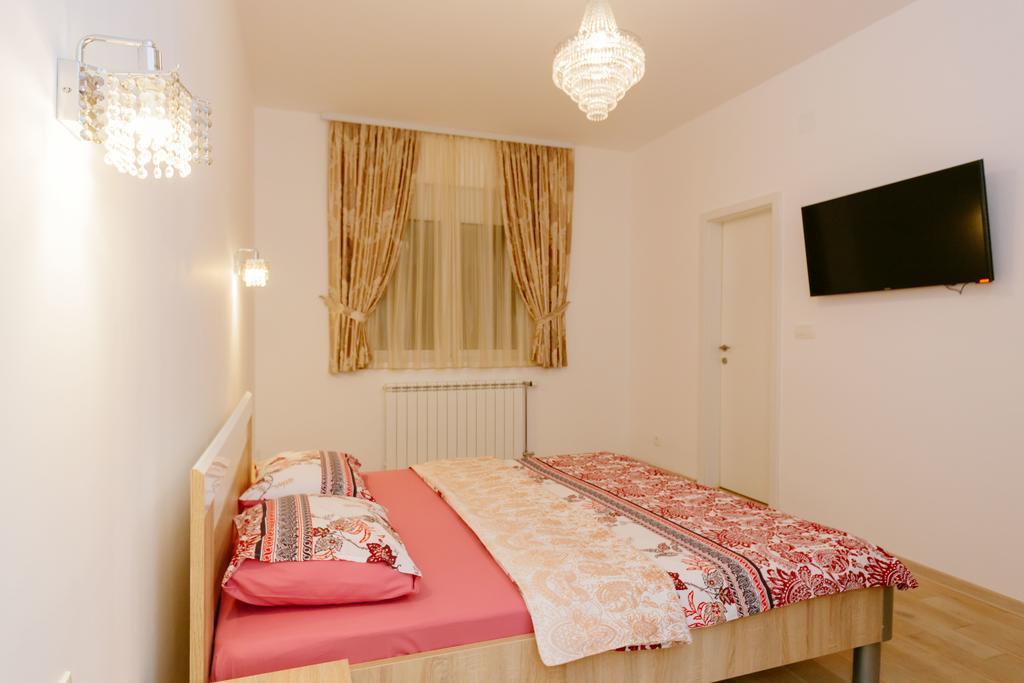 Opium Mar Apartments Petrovac Exterior photo