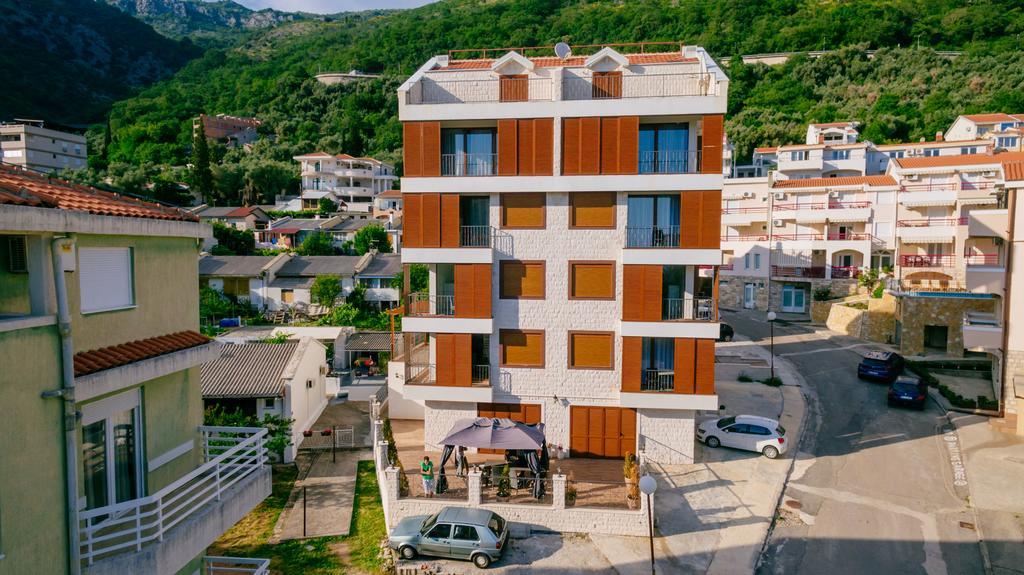 Opium Mar Apartments Petrovac Exterior photo