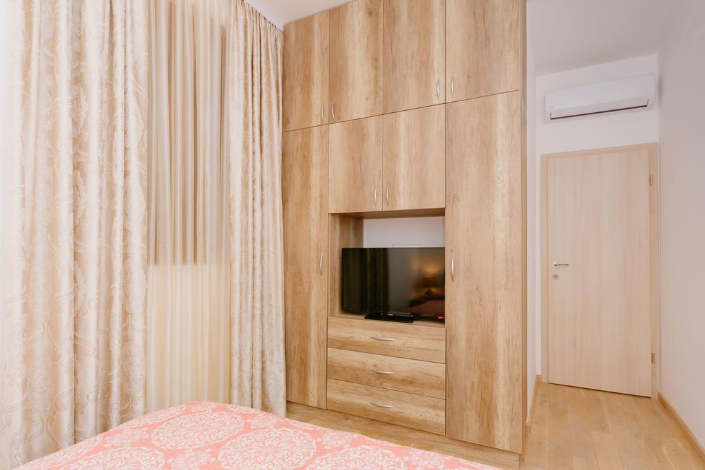 Opium Mar Apartments Petrovac Exterior photo